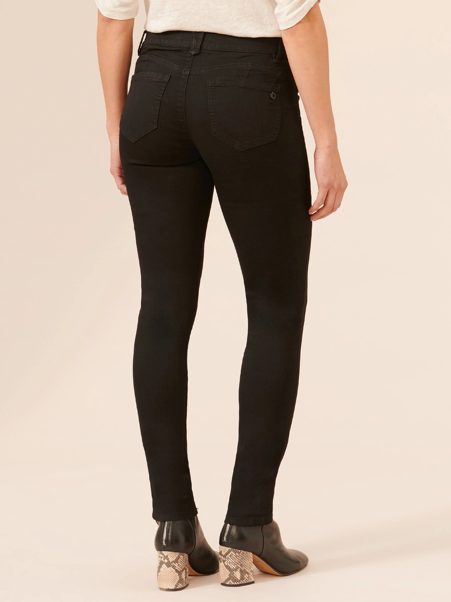 Black "Ab"solution® 34" Long Inseam Booty Lift Tall Jeggings