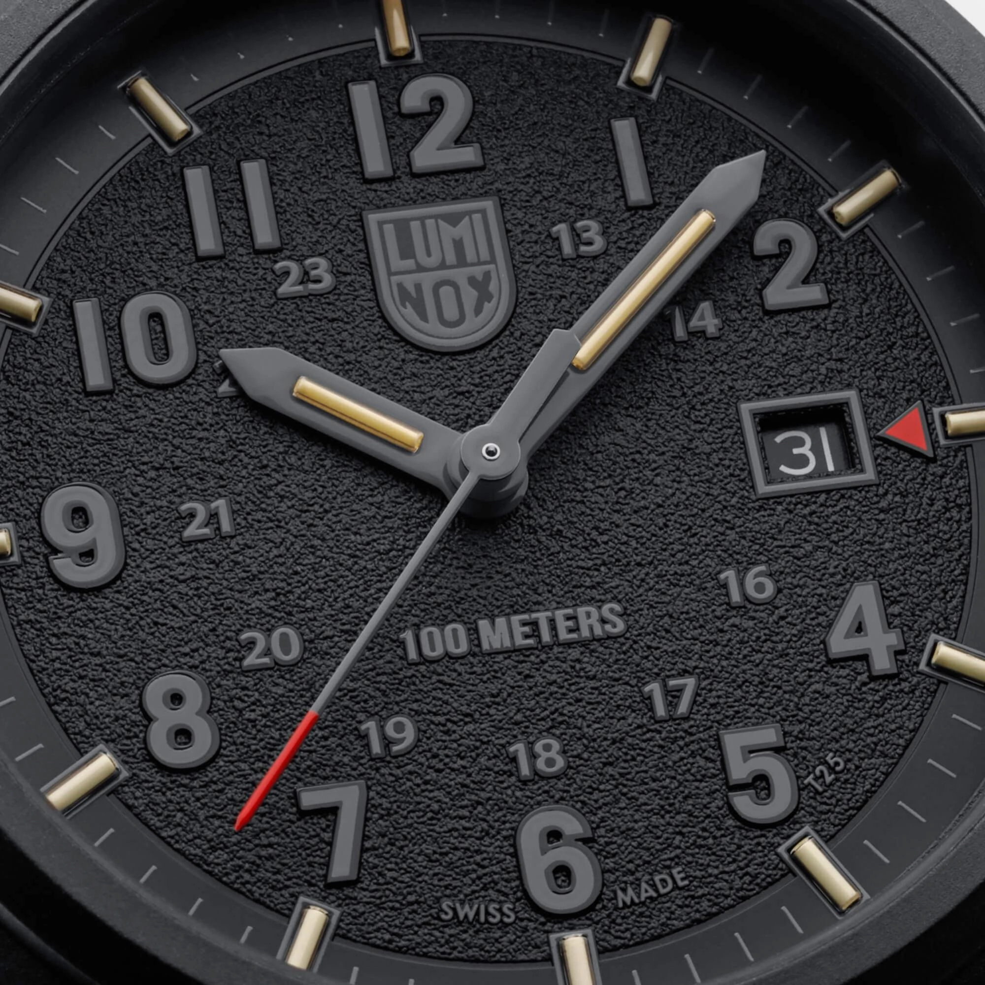 Luminox Men's Watch - Atacama Field Date Black Carbonox Case Rubber Strap | XL.1961